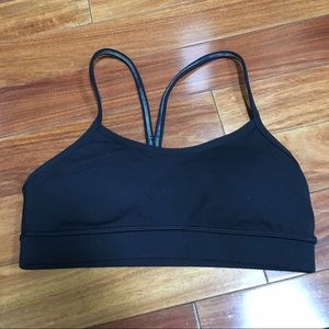 Lululemon black flow y bra size 4