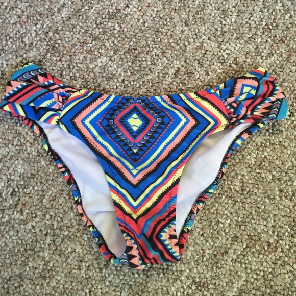 Aztec Bikini - Picture 3 of 4