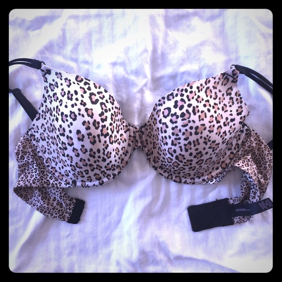 34D Victoria secret bra perfect coverage