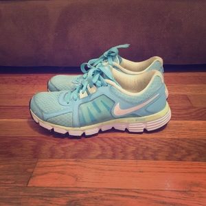 !!!SOLD !!! Nike fuel fusion st 2