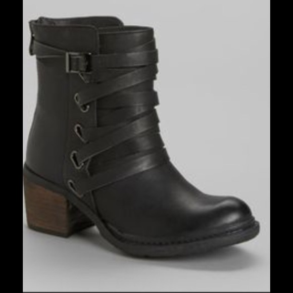 Black Modern Rebel Annata ankle boot NWOT or box