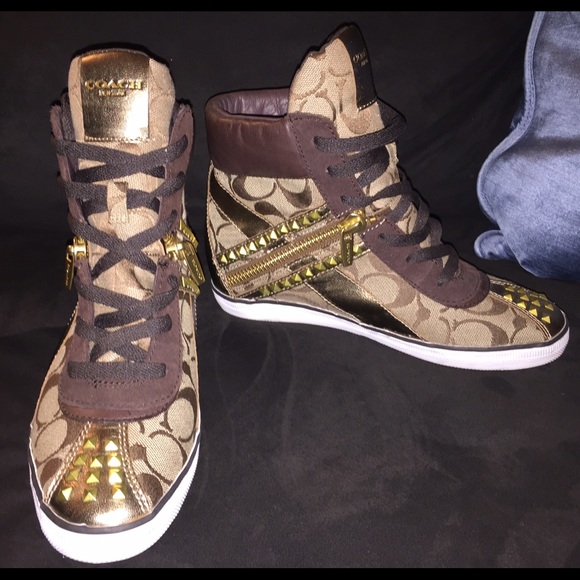 Coach Shoes - 🍁In Love With Fall Sale🍂COACH studded sneakers