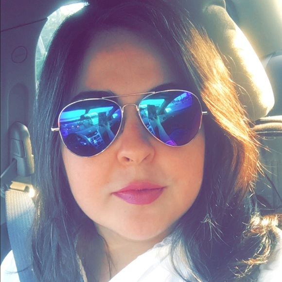 Meet your Posher, Lorena