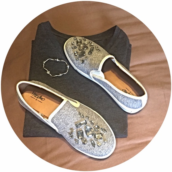 🚫SOLD🚫 Mossimo Slip On Loafer 6.5-7 - Picture 2 of 4