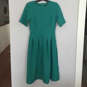 H&M Kelly green dress