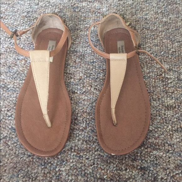 Vera Wang Sandals