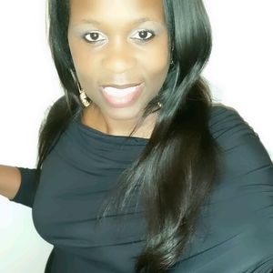 Meet your Posher, Devona