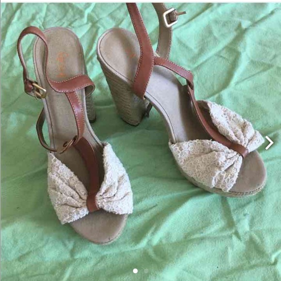 Beachy heels - Picture 1 of 2