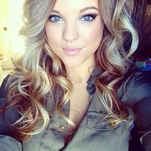 Meet your Posher, Jordyn
