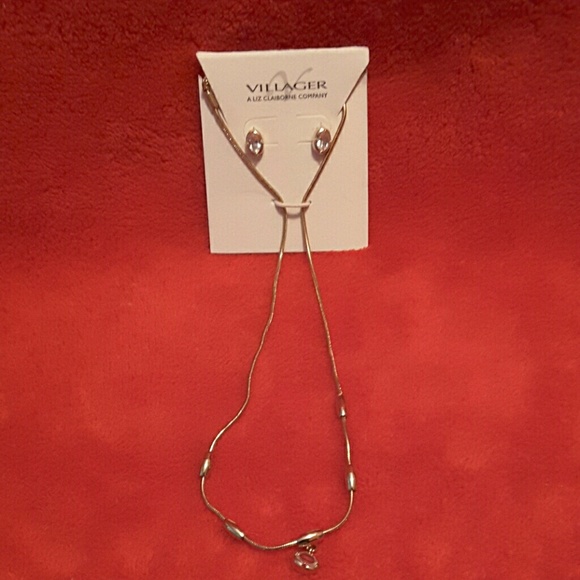 NWOT  Liz clairborne Necklace and Earrings Set