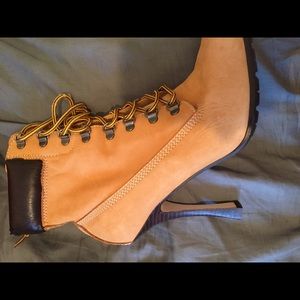 Steve Madden Timbs