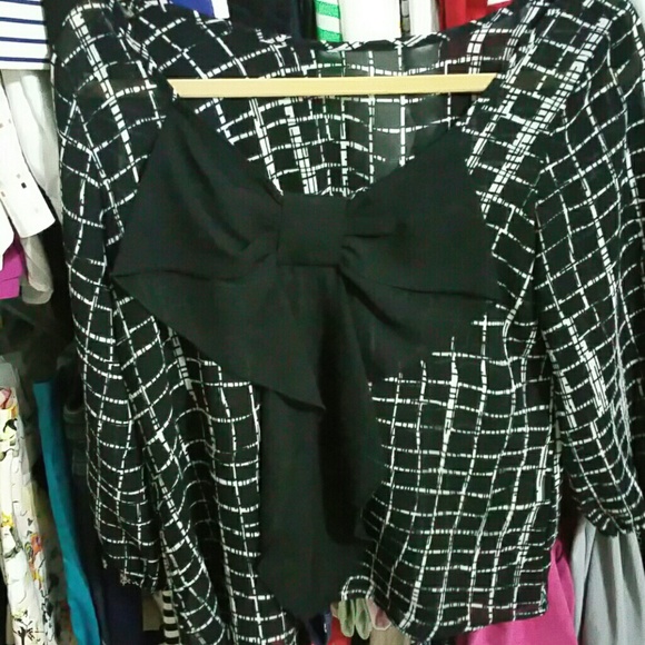 Black Blouse - Picture 2 of 2
