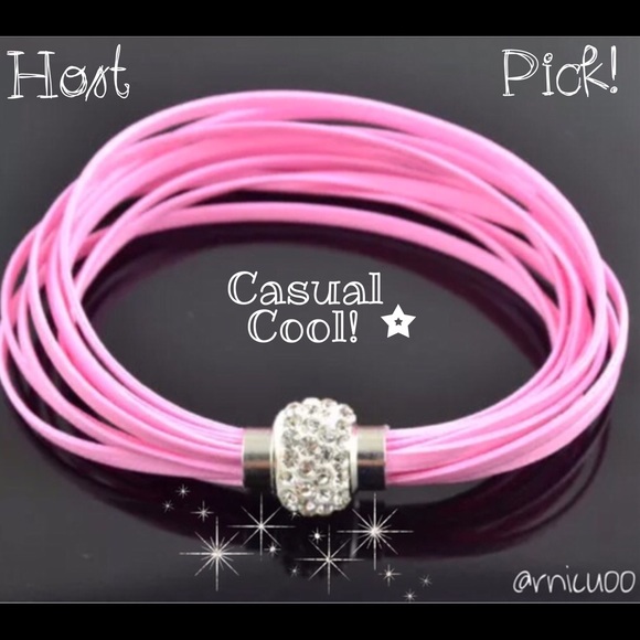 Boutique Jewelry - 🎉HP🎉Adorable Pink Leather Bracelet with Crystals