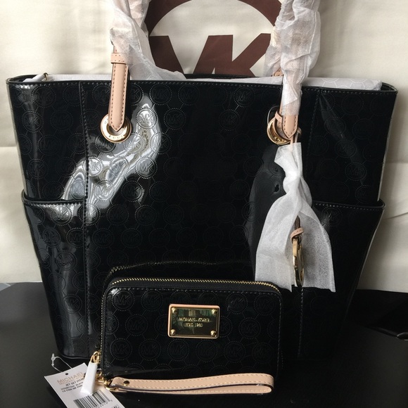 Michael Kors Handbags - Michael Kors E/W Tote & Jet Set Metallic Wallet