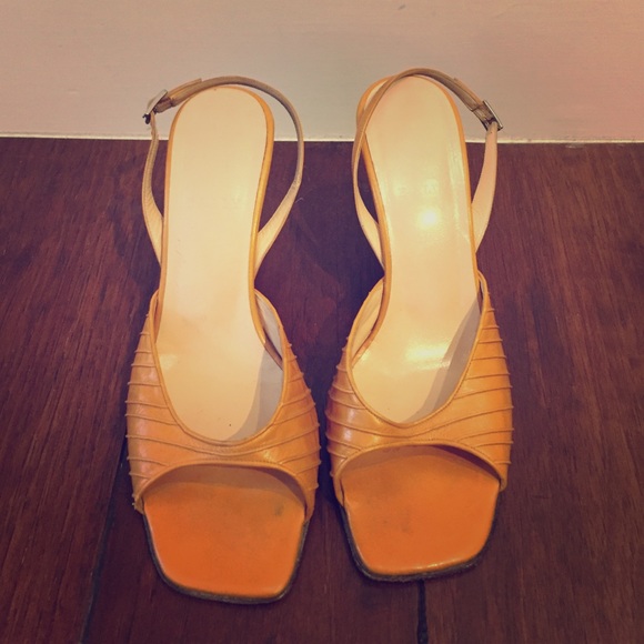 Bally Tan Orange Low Heels