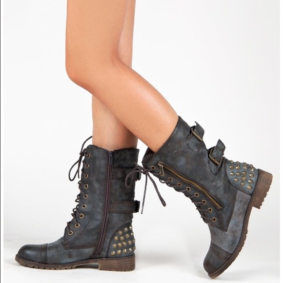 Harley 12 Lace up Studded Combat Boot {Black} - 9