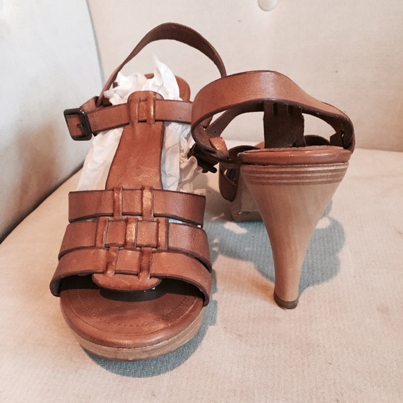Michael Kors tan Strappy Heels Size 6.5