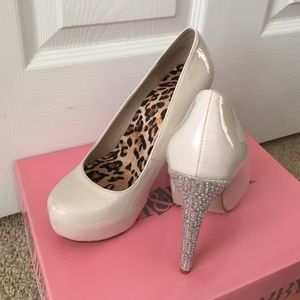 Nude, sparkle heels.