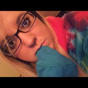 Meet your Posher, Mikeala