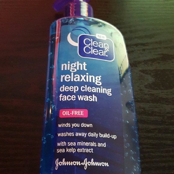 Clean and Clear Night Relaxing Face Wash