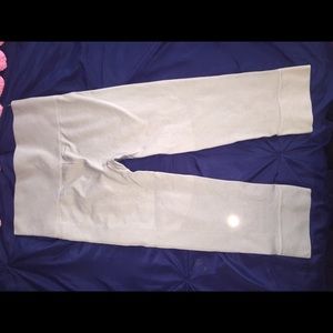 Lululemon "in the flow crop" leggings