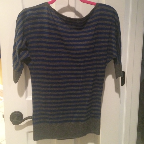 Short sleeved striped top - Picture 2 of 3