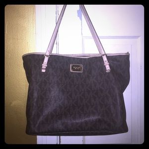 Michael kors purse will trade