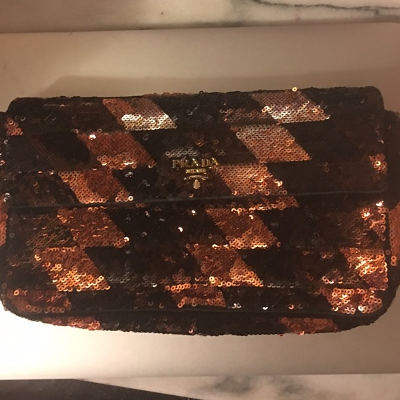 Prada clutch - Picture 2 of 4