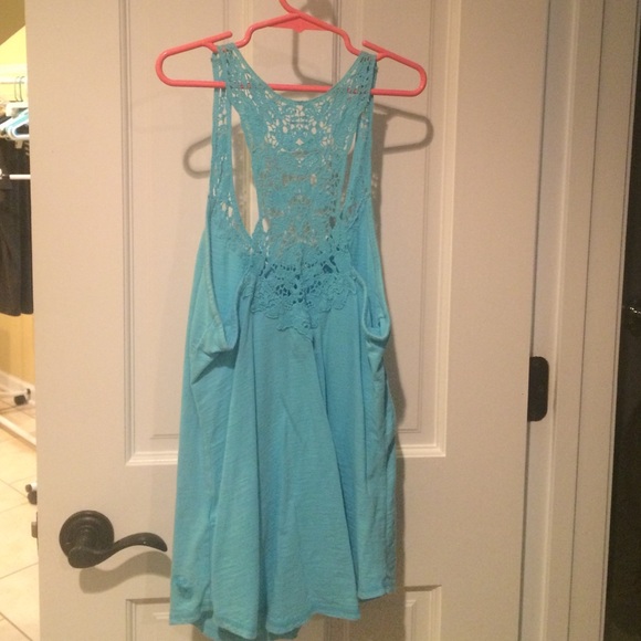 Light blue crochet back tank top - Picture 2 of 3