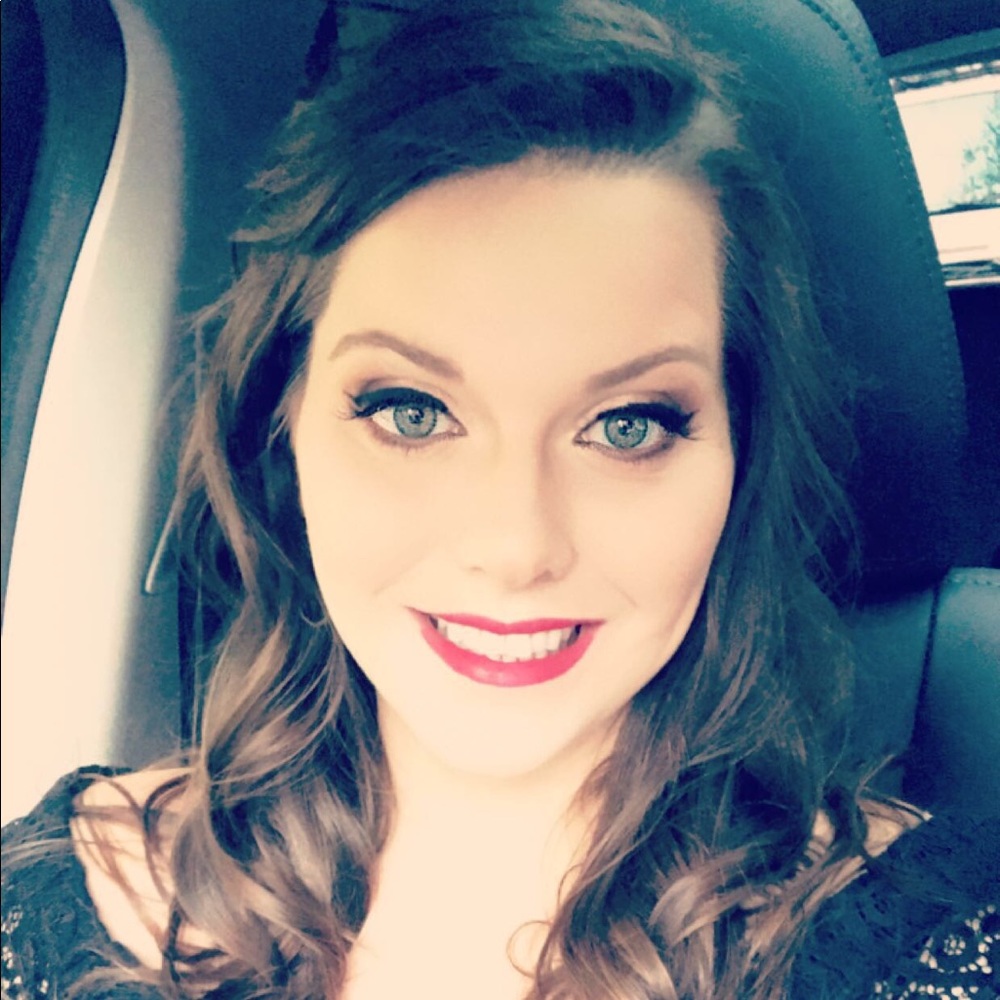 Meet your Posher, Candice