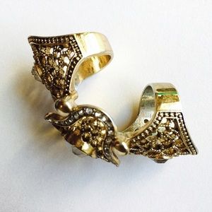 🔅 Crystal Embellished Knuckle Armor Ring