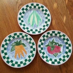 DECORATIVE HANGING PLATES