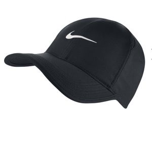 Black Nike hat