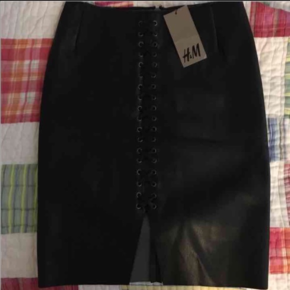 ON HOLD FOR RHIAN - NWT H&M leather skirt