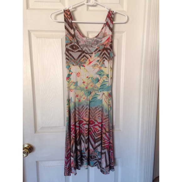 Fun Patterned Dress! - Picture 1 of 3