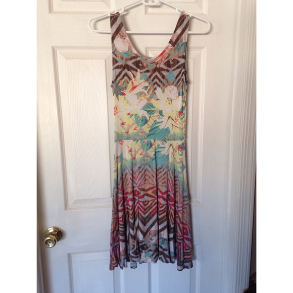 Fun Patterned Dress! - Picture 3 of 3