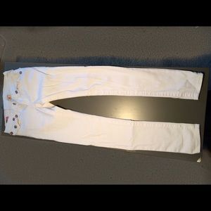 CLEAN WHITE TRUE RELIGIONS
