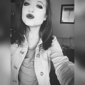 Meet your Posher, Michaela