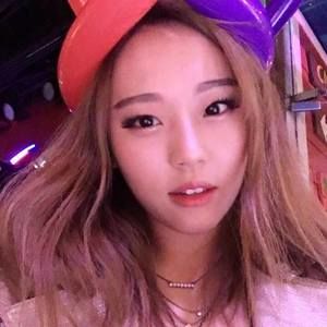 Meet your Posher, Jayoung