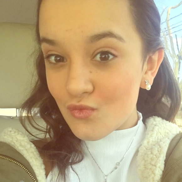 Meet your Posher, Emma - Picture 3 of 4