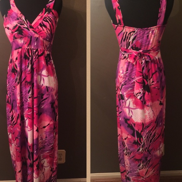 SOLD Beautiful maxi dress Final Markdown - Picture 1 of 1