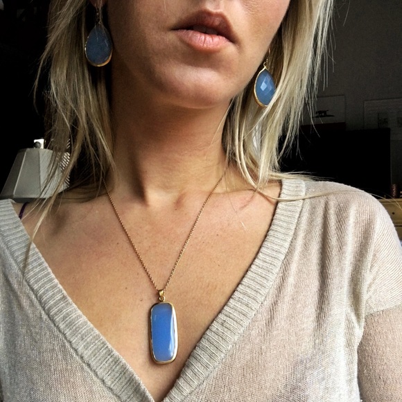 💥SOLD💥 Chalcedony Pendant on Gold Chain - Picture 2 of 4