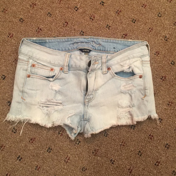 Light wash American Eagle jean shorts