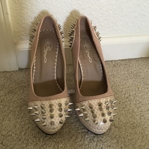 used beige/cream studded heels size 6