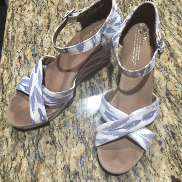 Toms wedge heels size 8