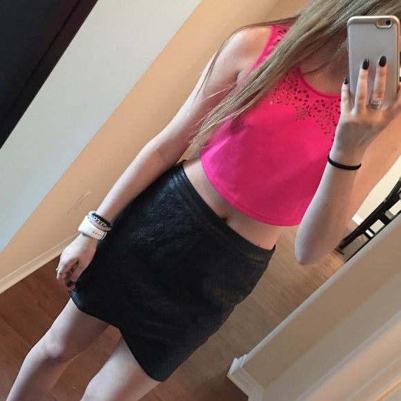 Foreign Exchange Tops - bright pink crop top