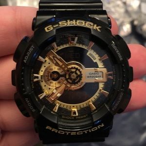 Casio G-Shock Watch black and gold