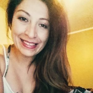 Meet your Posher, Yaneth