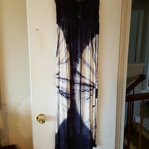 Maxi, tie dye, navy and white.