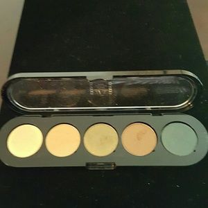 Authentic Makeup Atelier Palette in T18 Amazones
